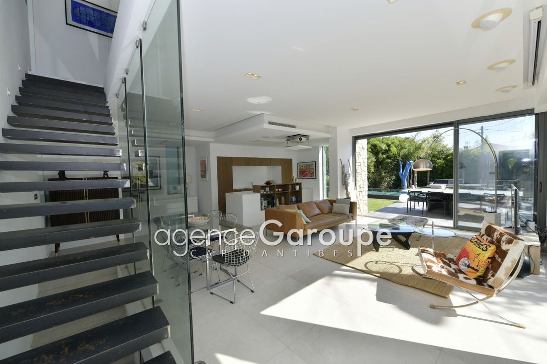 Villa in Antibes, Provence-Alpes-Côte d'Azur, France 4 - 18703912