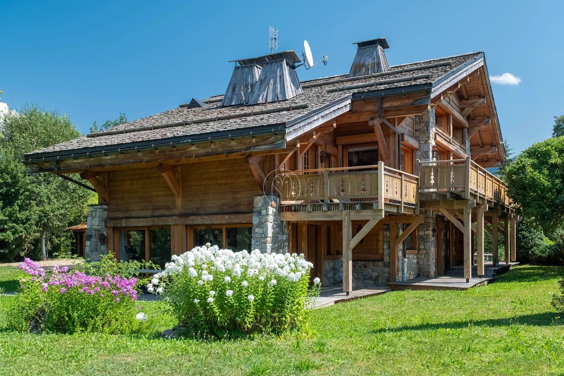 Chalet in Megève, Auvergne-Rhône-Alpes, France 1 - 18704457