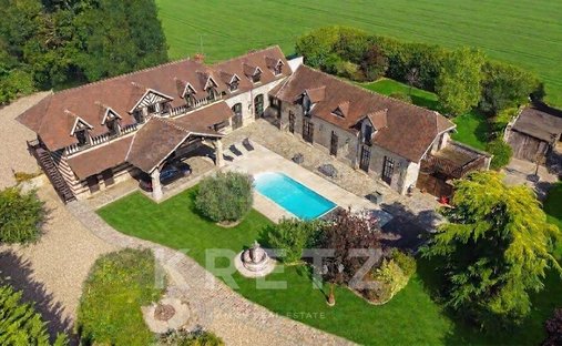 Estate in Senlis, Hauts-de-France, France 1