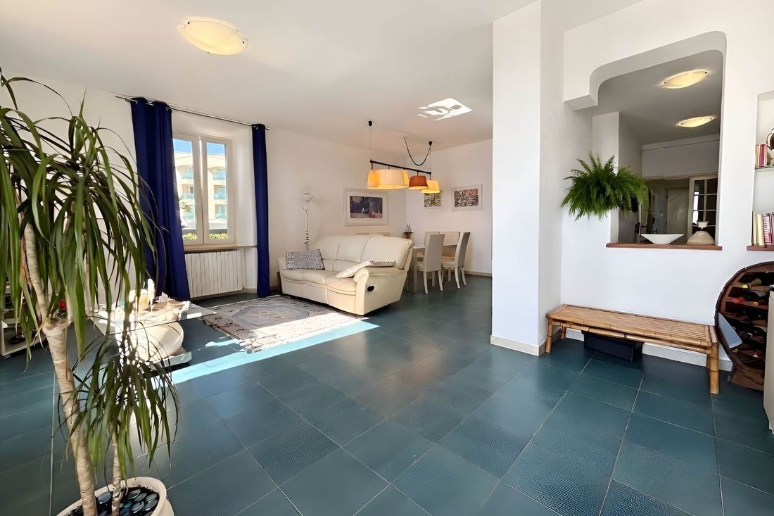 Townhouse in San Vincenzo, Tuscany, Italy 1 - 18311738