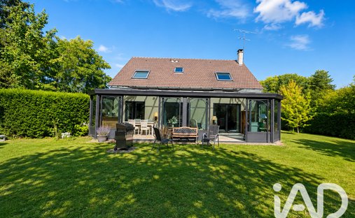 House in Sainte-Mesme, Ile-de-France, France 1