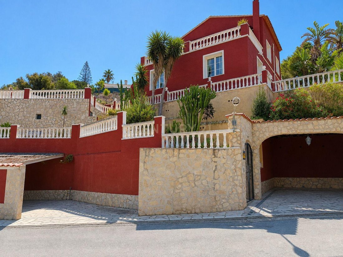 Villa in Calp / Calpe, Valencian Community, Spain 2 - 18577711