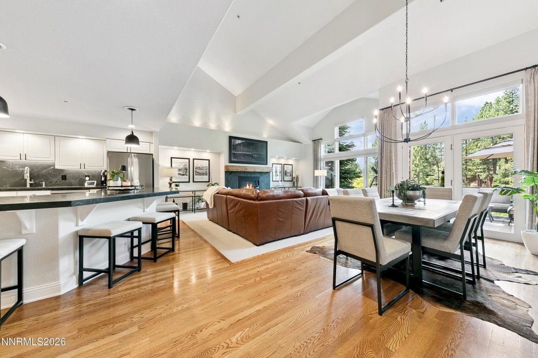 Condo in Incline Village, Nevada, United States 5 - 18705073