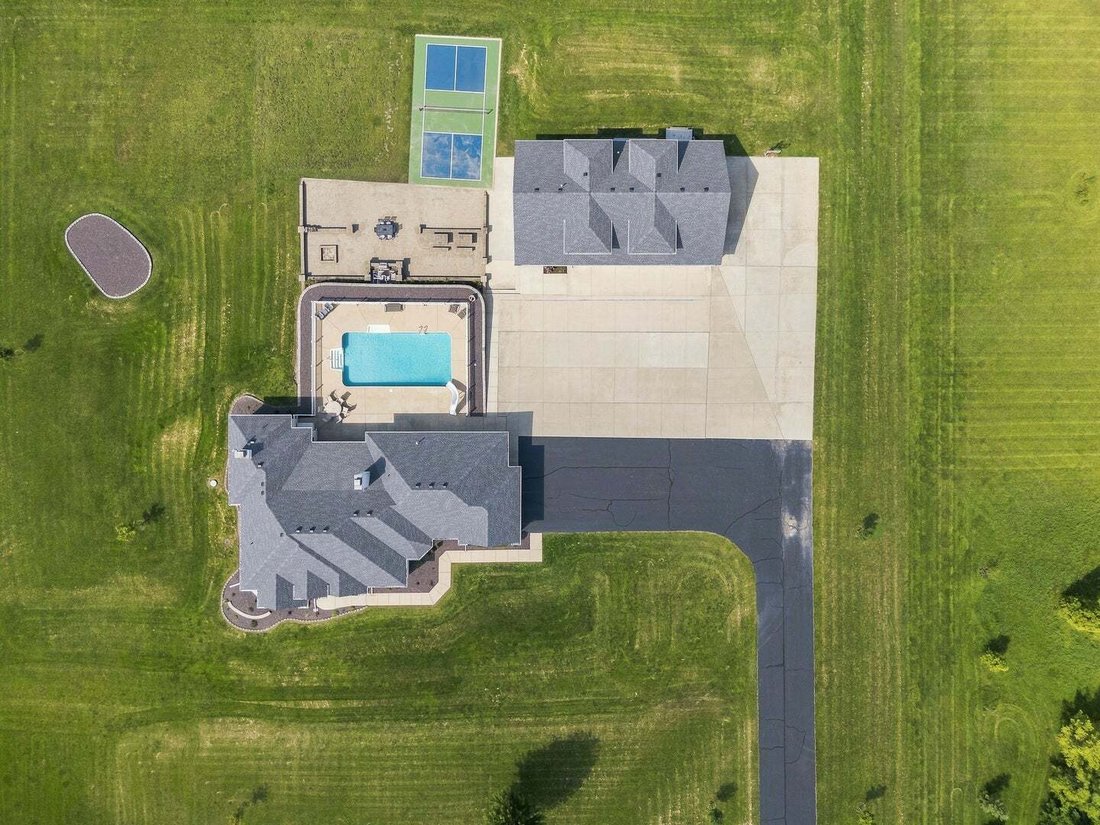 House in Kankakee, Illinois, United States 4 - 18713926