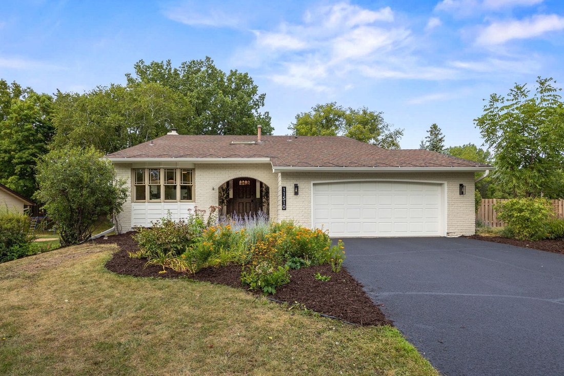 House in Plymouth, Minnesota, United States 1 - 18706978