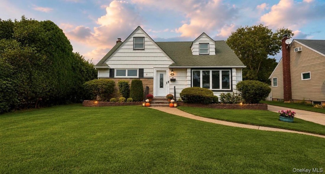 House in Wantagh, New York, United States 1 - 18702531