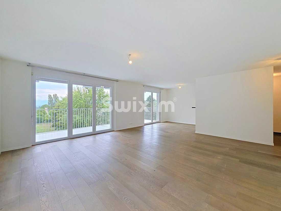 Apartment in Nyon, Vaud, Switzerland 2 - 18704452