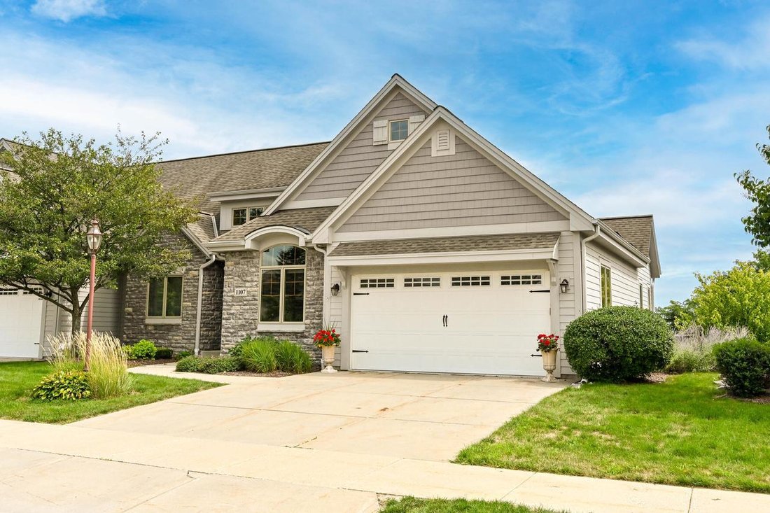 Condo in Waukesha, Wisconsin, United States 2 - 18713068