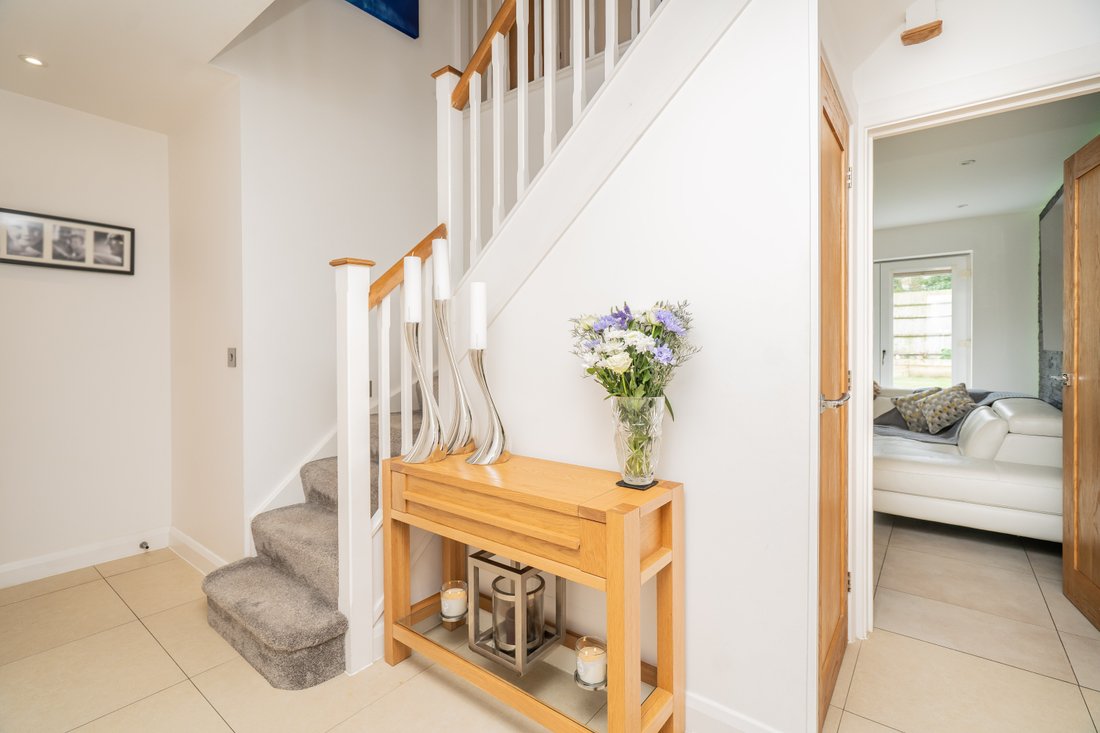 House in Great Linford, England 2 - 18713127