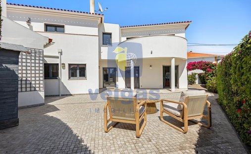 Villa a Silveira, Lisbona, Portogallo 1