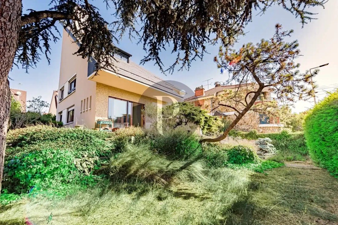 House in Cachan, Ile-de-France, France 1 - 18709284