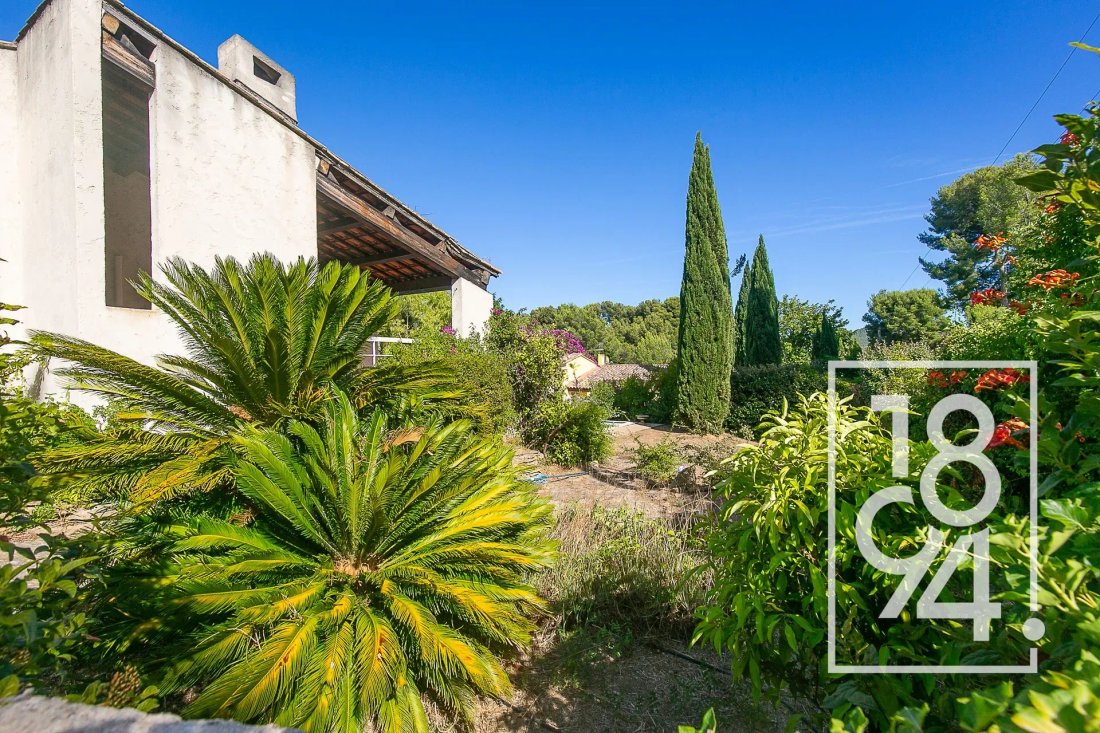 House in Saint-Cyr-sur-Mer, Provence-Alpes-Côte d'Azur, France 5 - 17090658