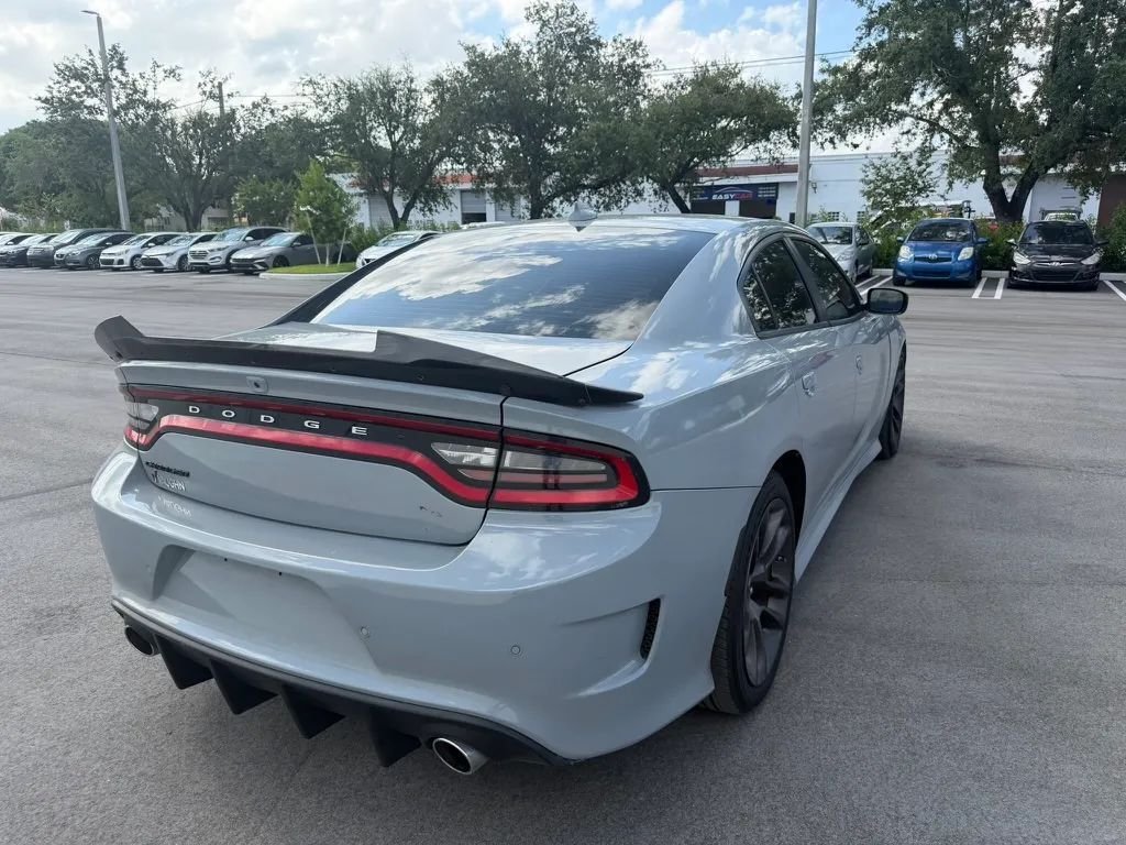 Sedan in Miami, FL, United States 4 - 18707799
