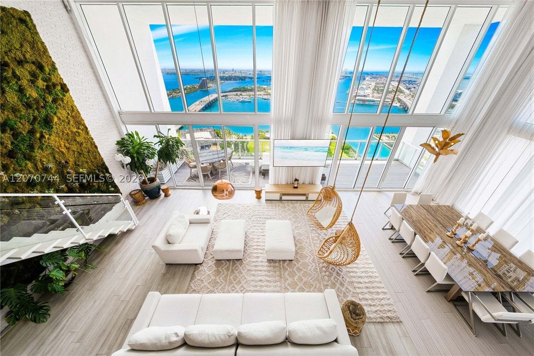 Condo in Miami, Florida, United States 1 - 18703102