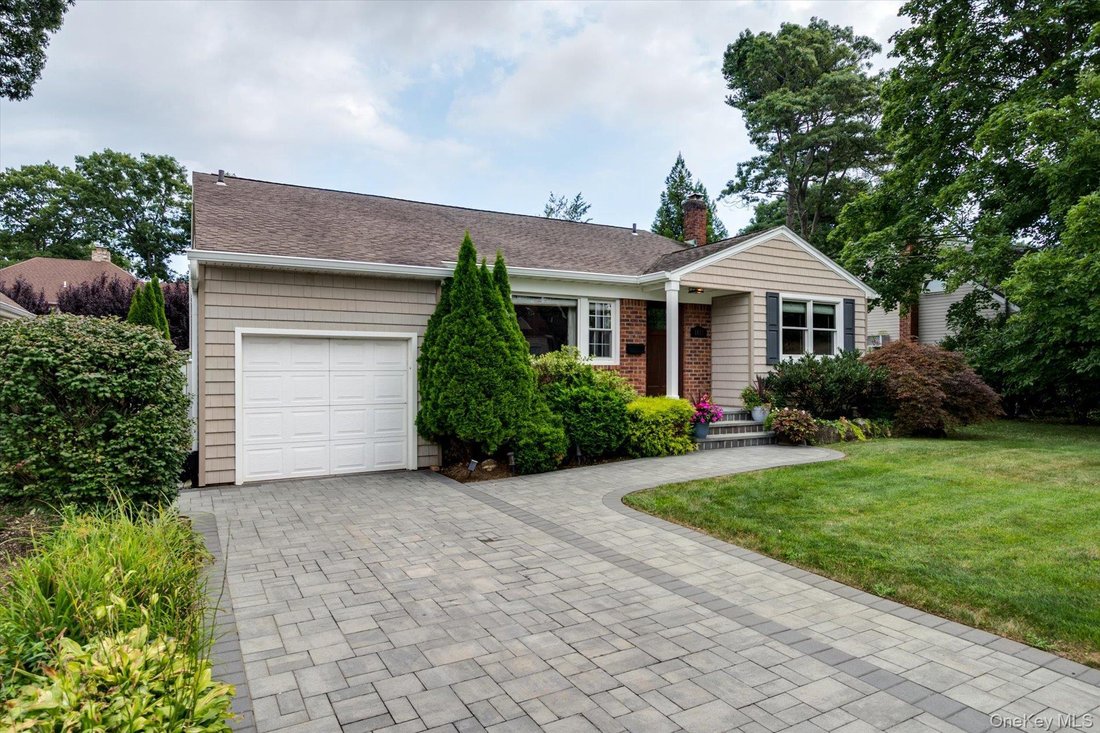 House in Wantagh, New York, United States 2 - 18708712