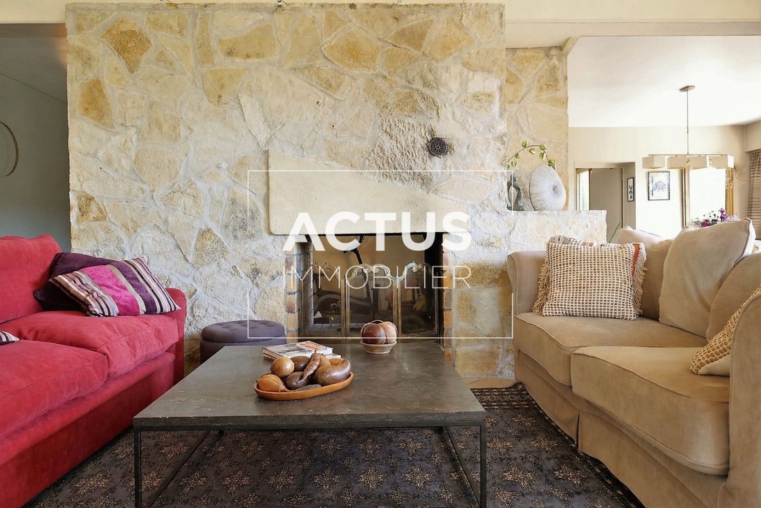 House in Zone Urbaine, Lambesc, France 5 - 18709137