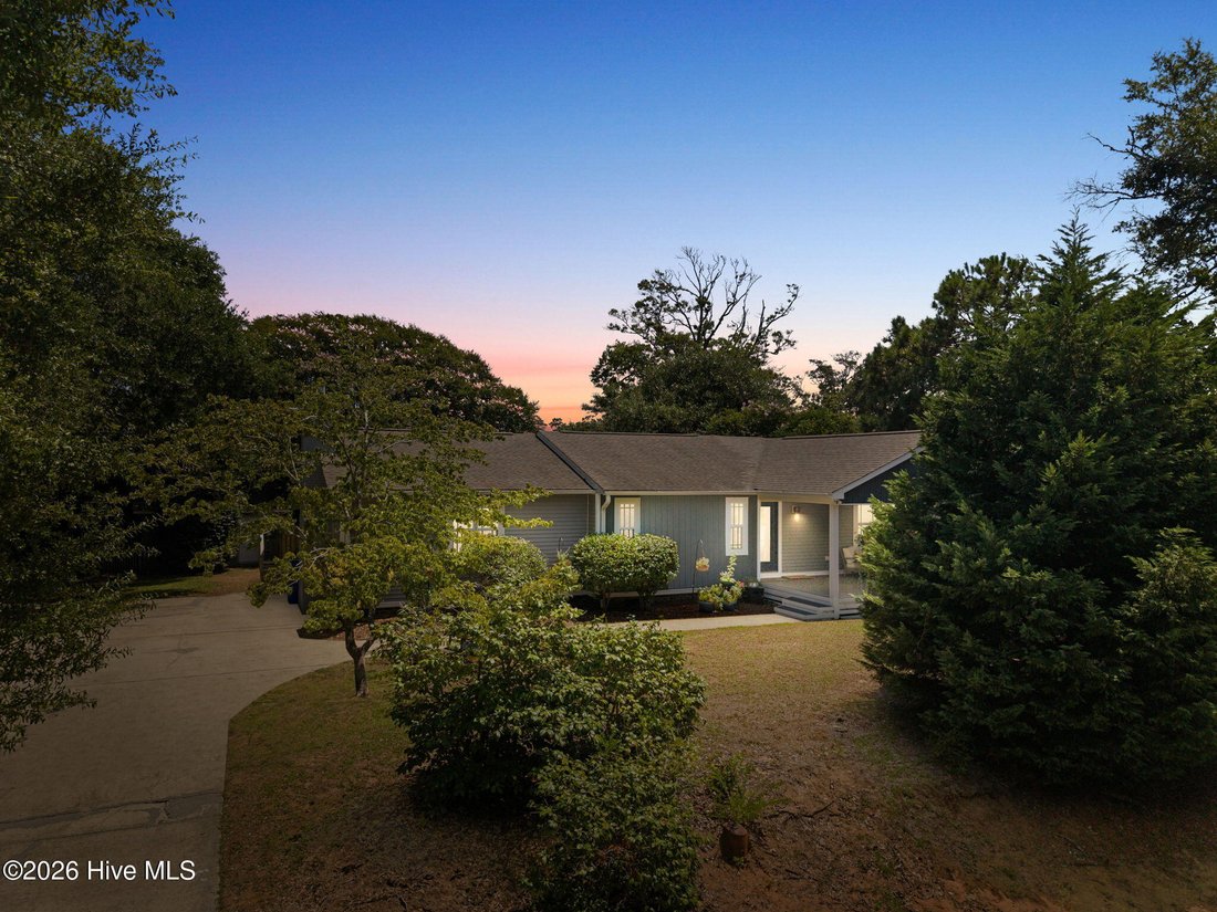 House in Oak Island, North Carolina, United States 4 - 18704515