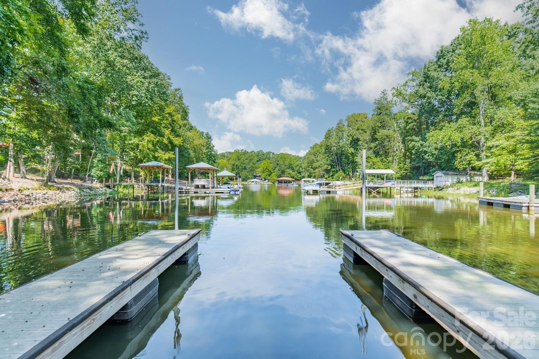 Land in Mooresville, North Carolina, United States 1 - 18713392