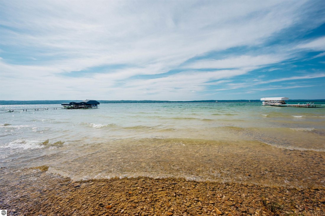 House in Traverse City, Michigan, United States 4 - 18708071