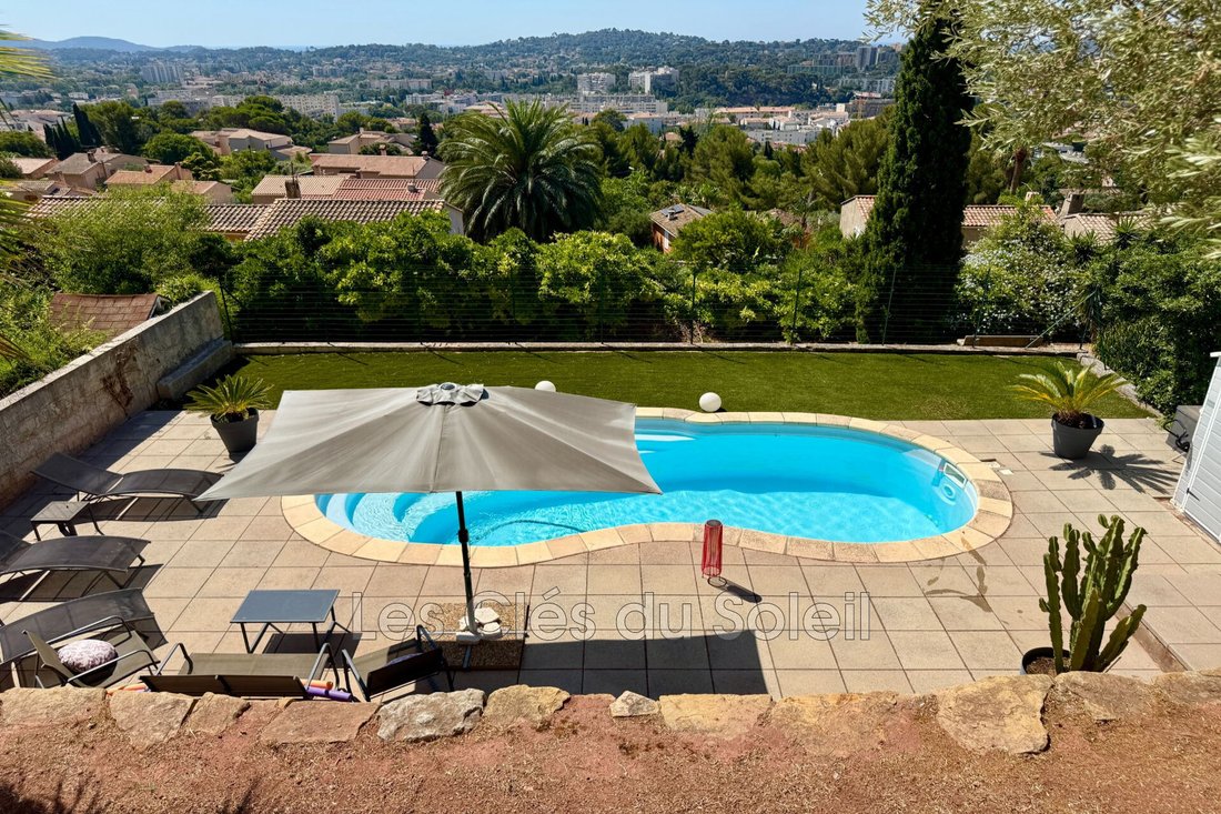 Villa in Aguillon, Toulon, France 1 - 18706844