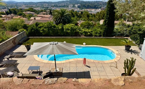 Villa in Aguillon, Toulon, France 1