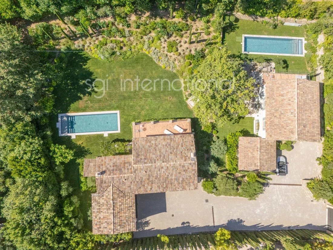 House in Zone Ouest Urbaine, Saint-Tropez, France 2 - 18168774