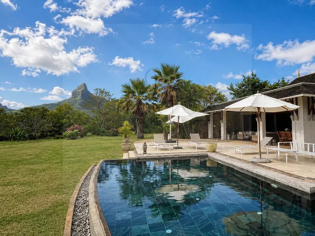 Villa in Flic en Flac, Rivière Noire District, Mauritius 2 - 18704499