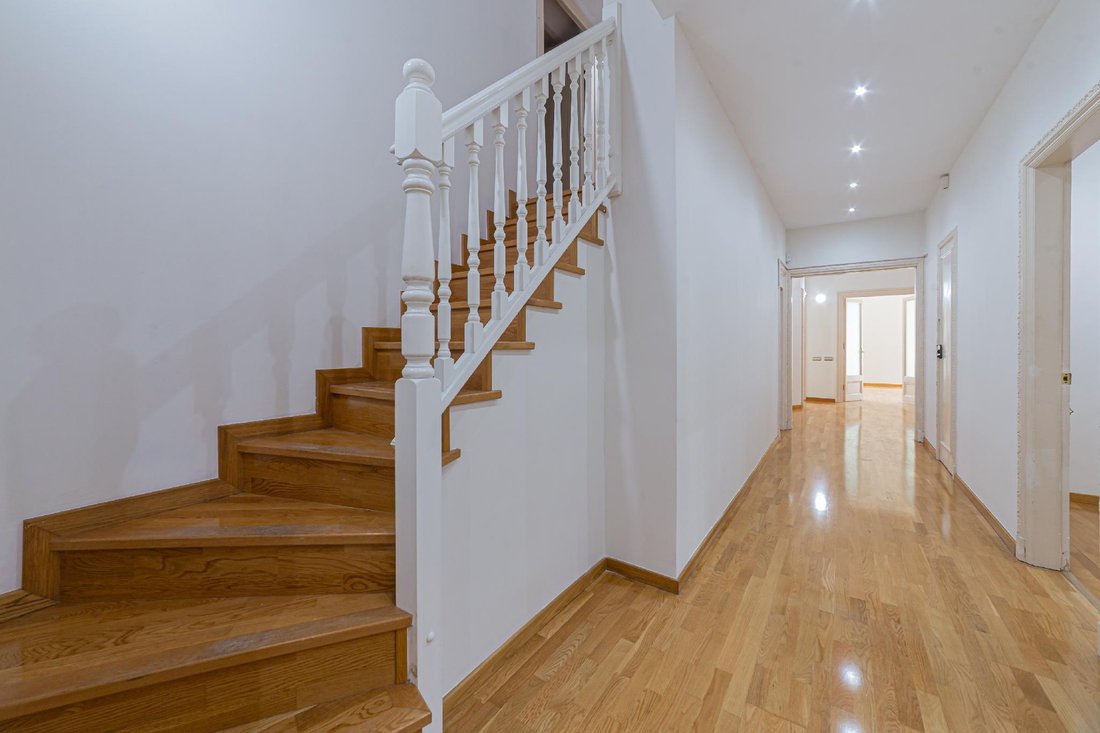 Apartment in Sarrià-Sant Gervasi, Barcelona, Spain 2 - 18302734