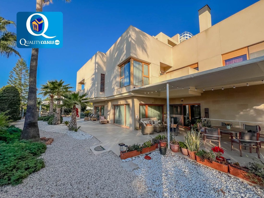 Villa in Alicante, Valencian Community, Spain 1 - 18707040