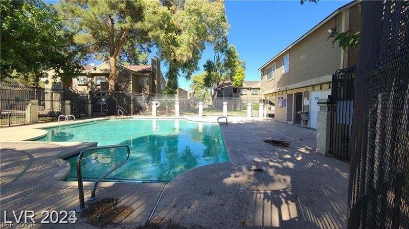 Las Vegas, Nevada, United States 2 - 18711244