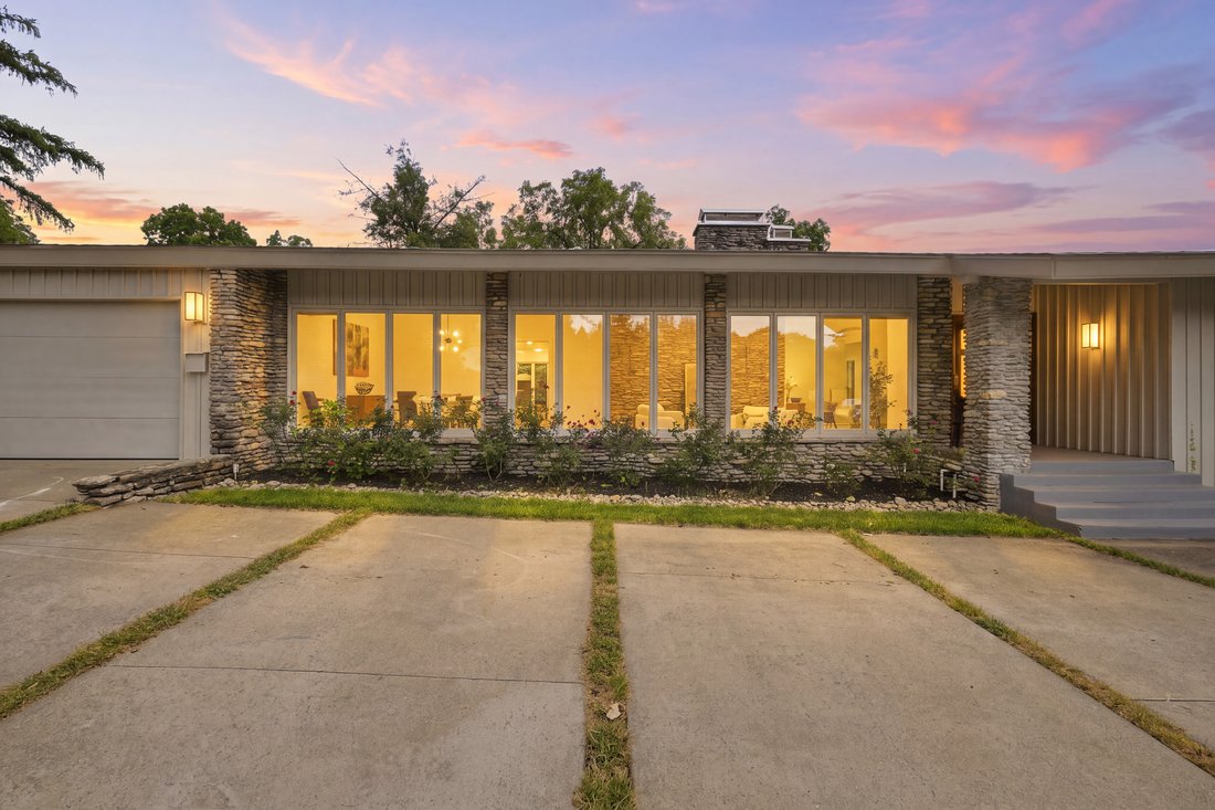 House in Watterson Park, Kentucky, United States 2 - 18704748