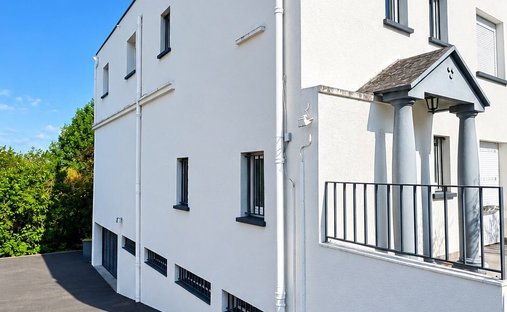 House in L'Ecorchade, Chamalieres, France 1
