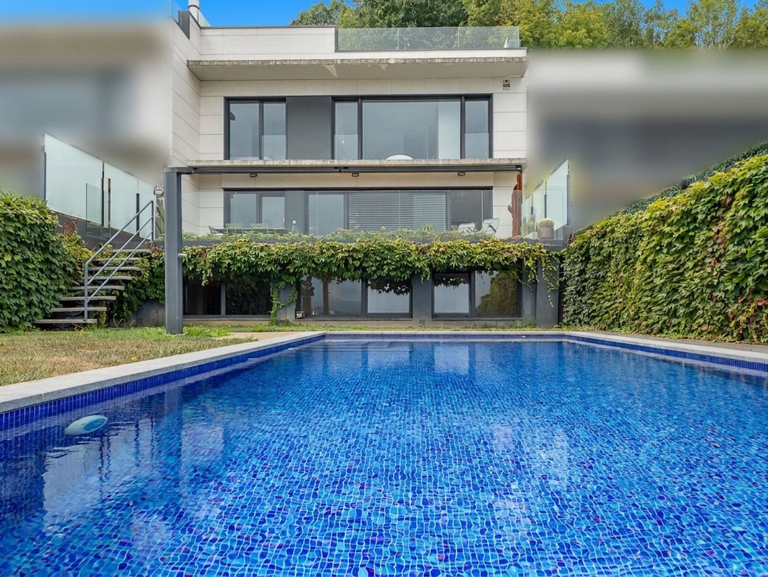 Townhouse in Mendebaldea, Donostia-San Sebastian, Spain 4 - 18705653
