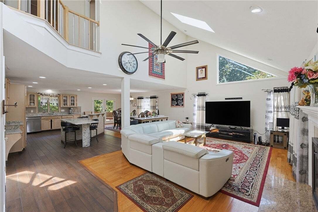 House in Johnston, Rhode Island, United States 4 - 18711236