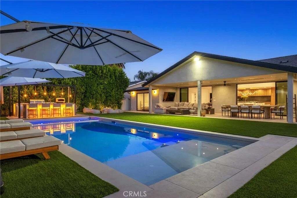 House in Los Angeles, California, United States 1 - 18703172