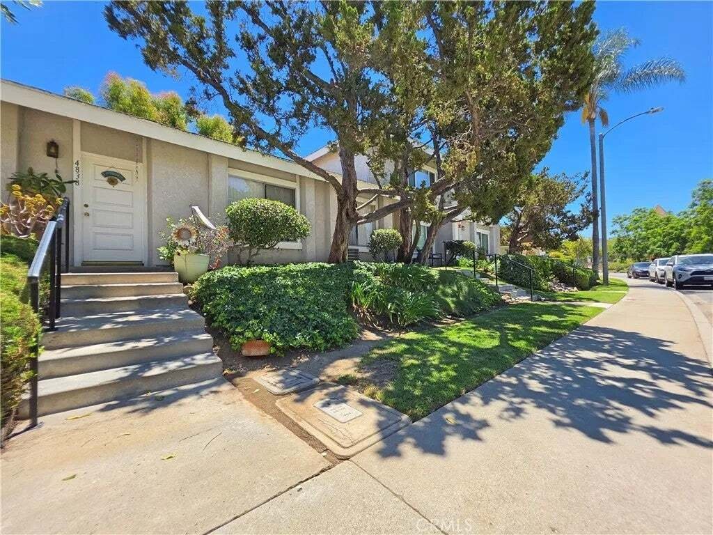Yorba Linda, California, United States 1 - 18713141