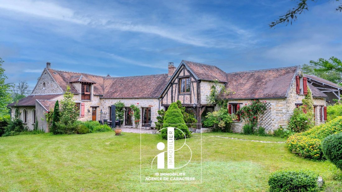 Estate in Moret-Loing-et-Orvanne, Ile-de-France, France 2 - 18200639