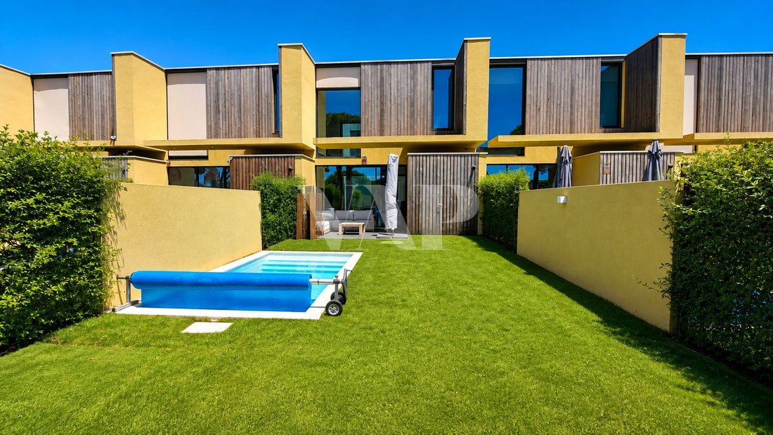 Villa in Vilamoura, Quarteira, Algarve 1 - 18707225