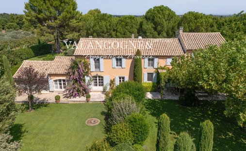 Landhaus in Saint-Remy-de-Provence, Provence-Alpes-Côte d'Azur, Frankreich 1