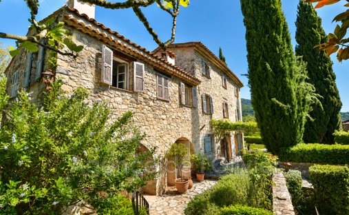 Villa in Le Bar-sur-Loup, Provence-Alpes-Côte d'Azur, France 1