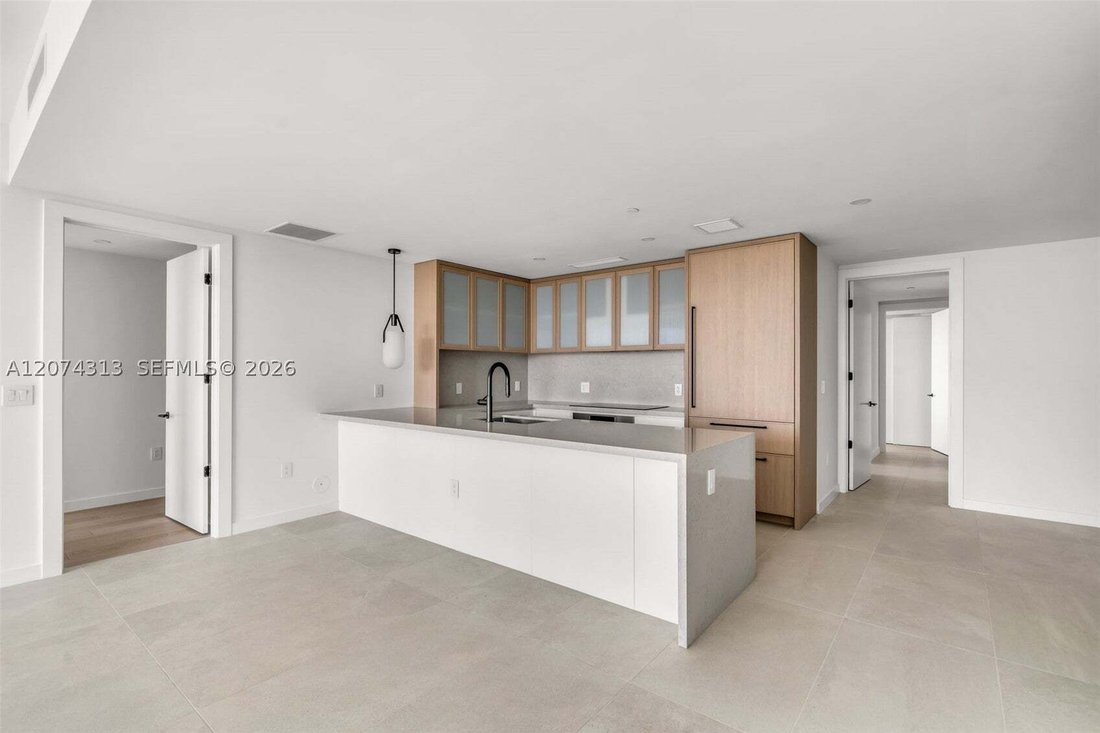 Condo in Miami, Florida, United States 5 - 18703096