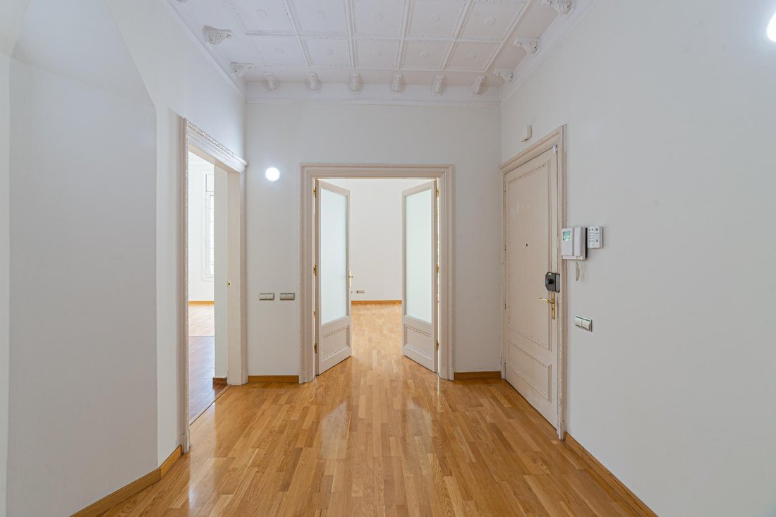 Apartment in Sarrià-Sant Gervasi, Barcelona, Spain 1 - 18302734