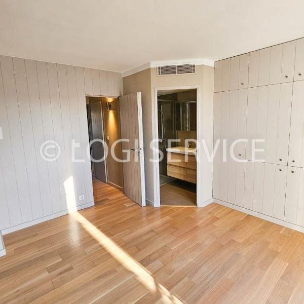 House in Zone Ouest Urbaine, Saint-Tropez, France 5 - 18013592