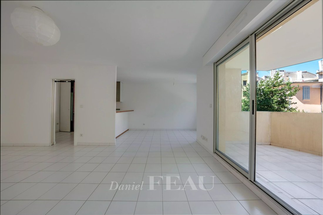Apartment in Comtale-Cente-Cours Mirabeau, Aix-en-Provence, France 4 - 18704486