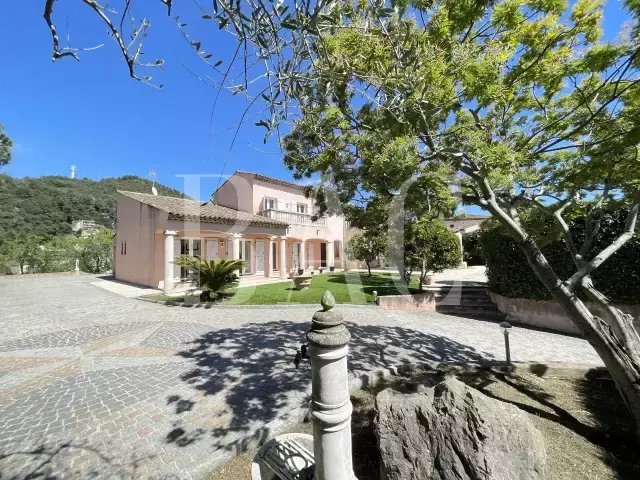 Villa in Villefranche-sur-Mer, Provence-Alpes-Côte d'Azur, France 2 - 15622533