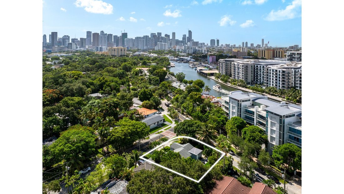 House in Miami, Florida, United States 3 - 18706900