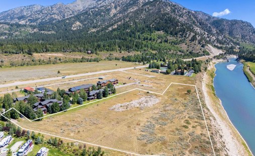 Land in Alpine, Wyoming, United States 1