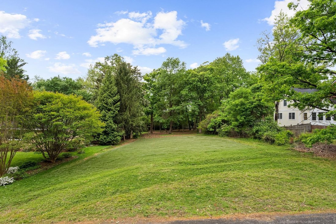 McLean, Virginia, United States 1 - 18704853