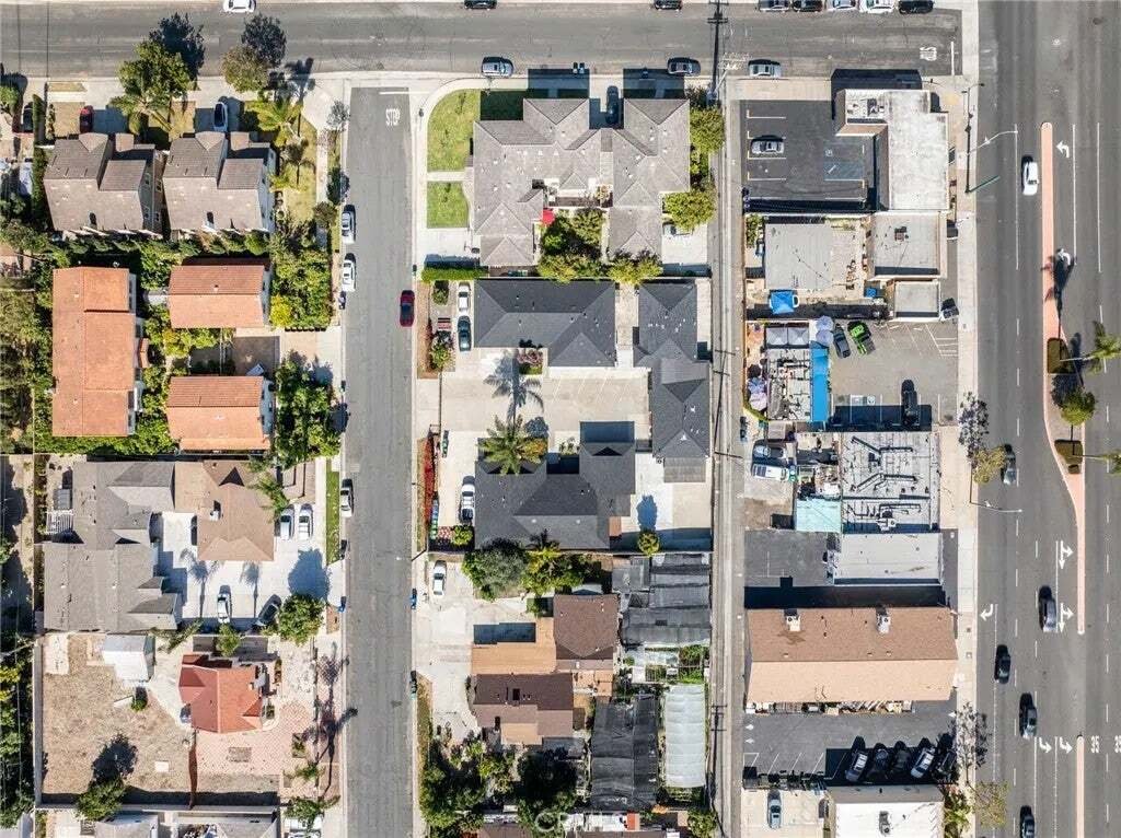 Westminster, California, United States 2 - 18703235