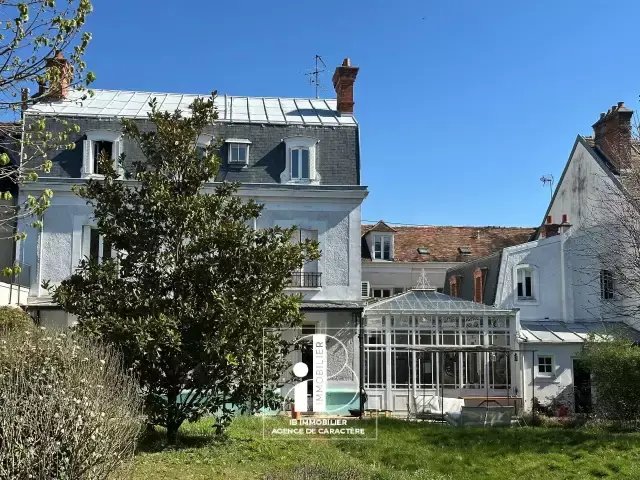 House in Fontainebleau, Ile-de-France, France 1 - 16327467
